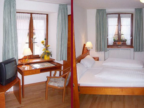 Hotel Loewen Garni Oberrimsingen Eksteriør billede